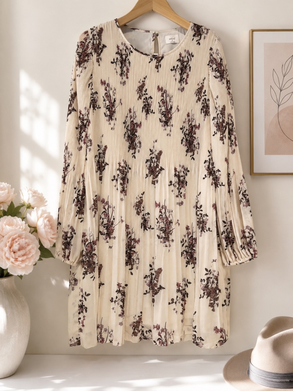Aritzia Wilfred Daydreamer Floral Pleated Dress Size M